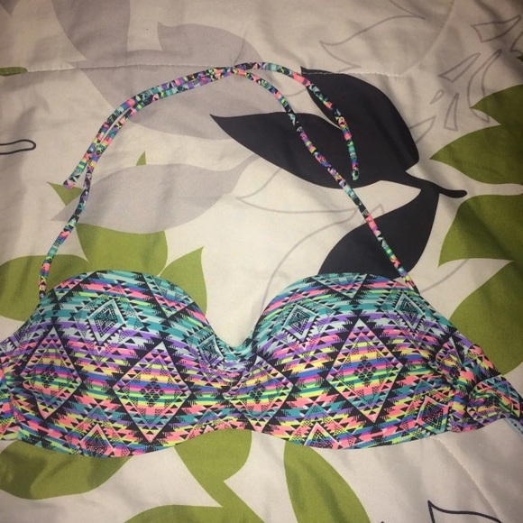 medium bathing suit - Picture 2 of 3